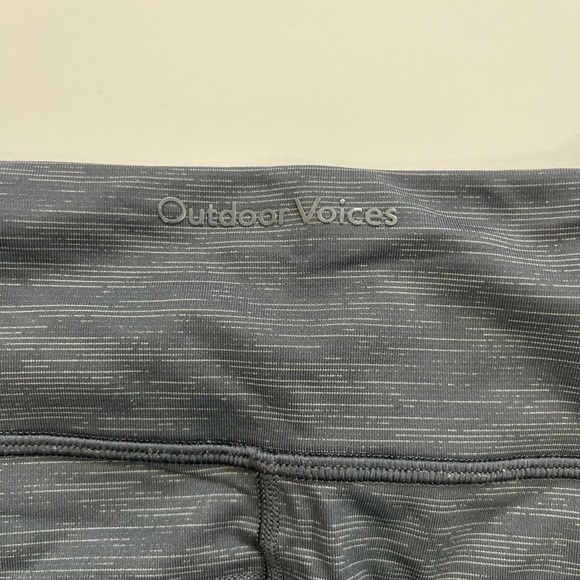 Outdoor Voices Cropped Gray Leggings Size Medium - Picture 3 of 10